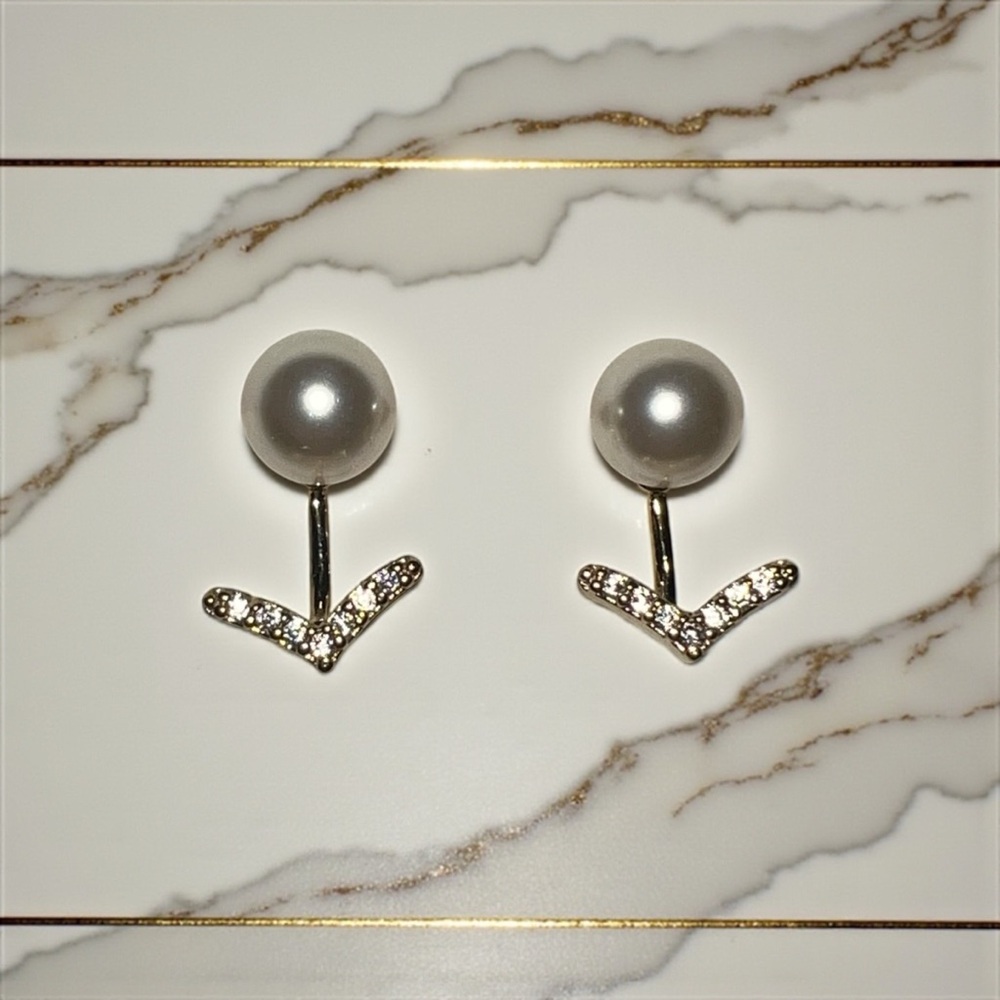 Pearl and Rhinestone Arrow Stud Earrings